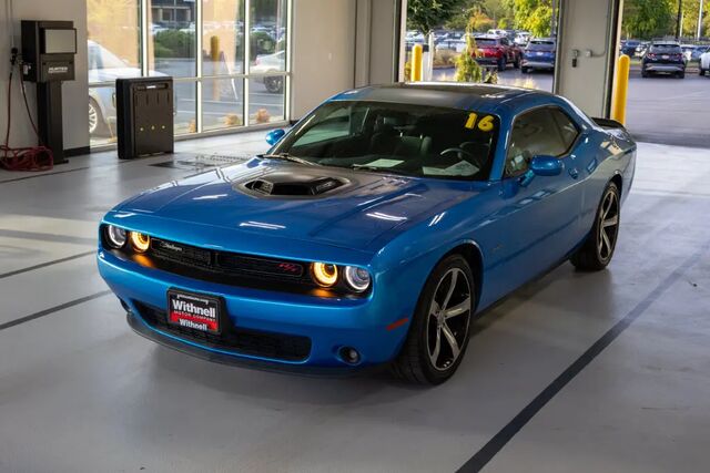 2016 Dodge Challenger R/T Shaker