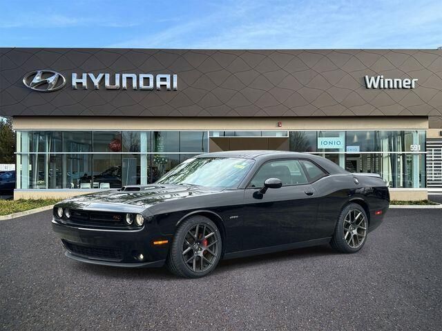 2018 Dodge Challenger R/T — photo 1 of 11