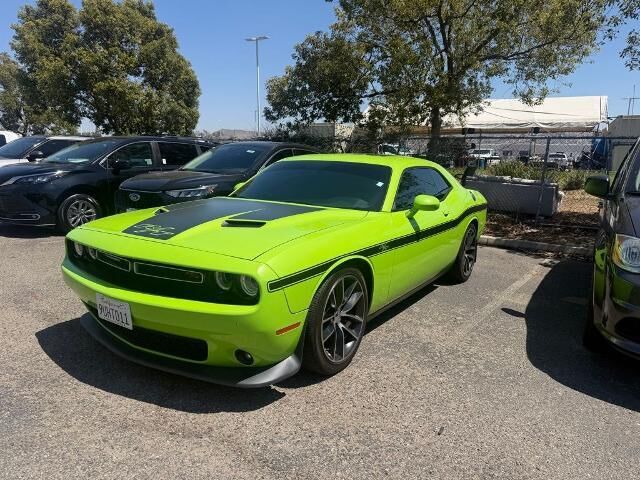 2015 Dodge Challenger R/T Scat Pack — photo 1 of 18