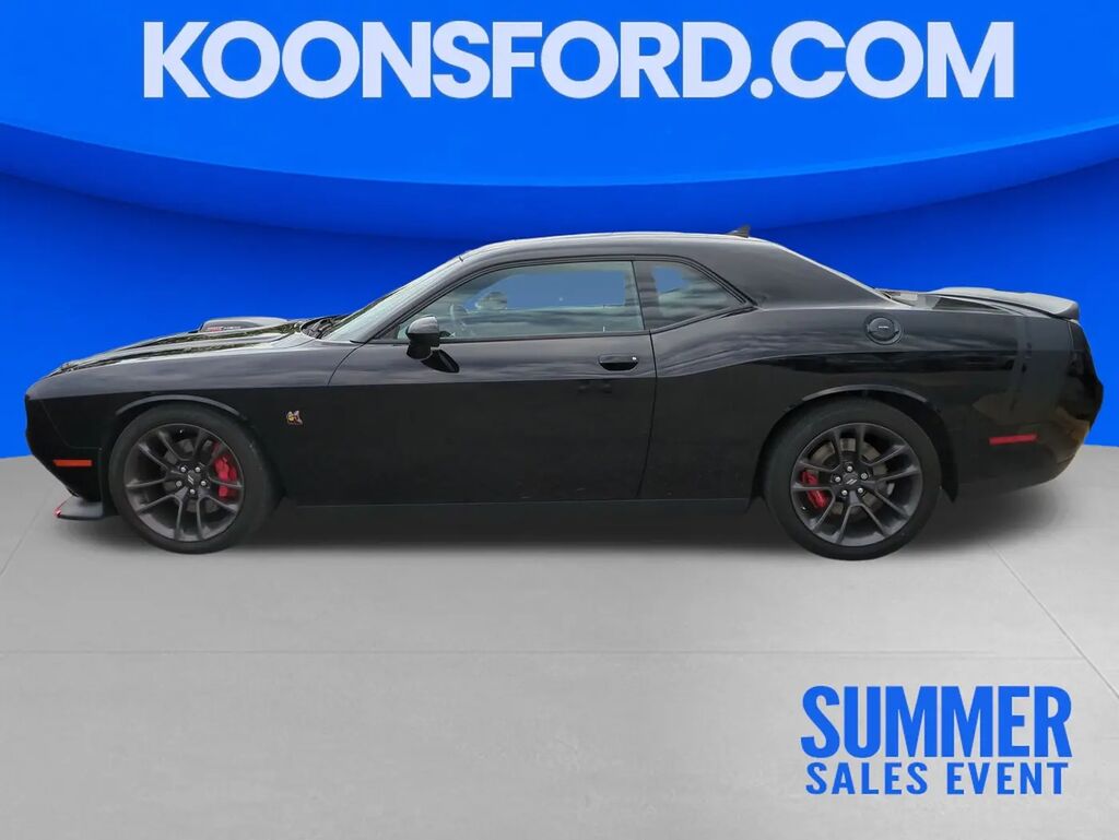 2022 Dodge Challenger R/T Scat Pack — photo 1 of 38