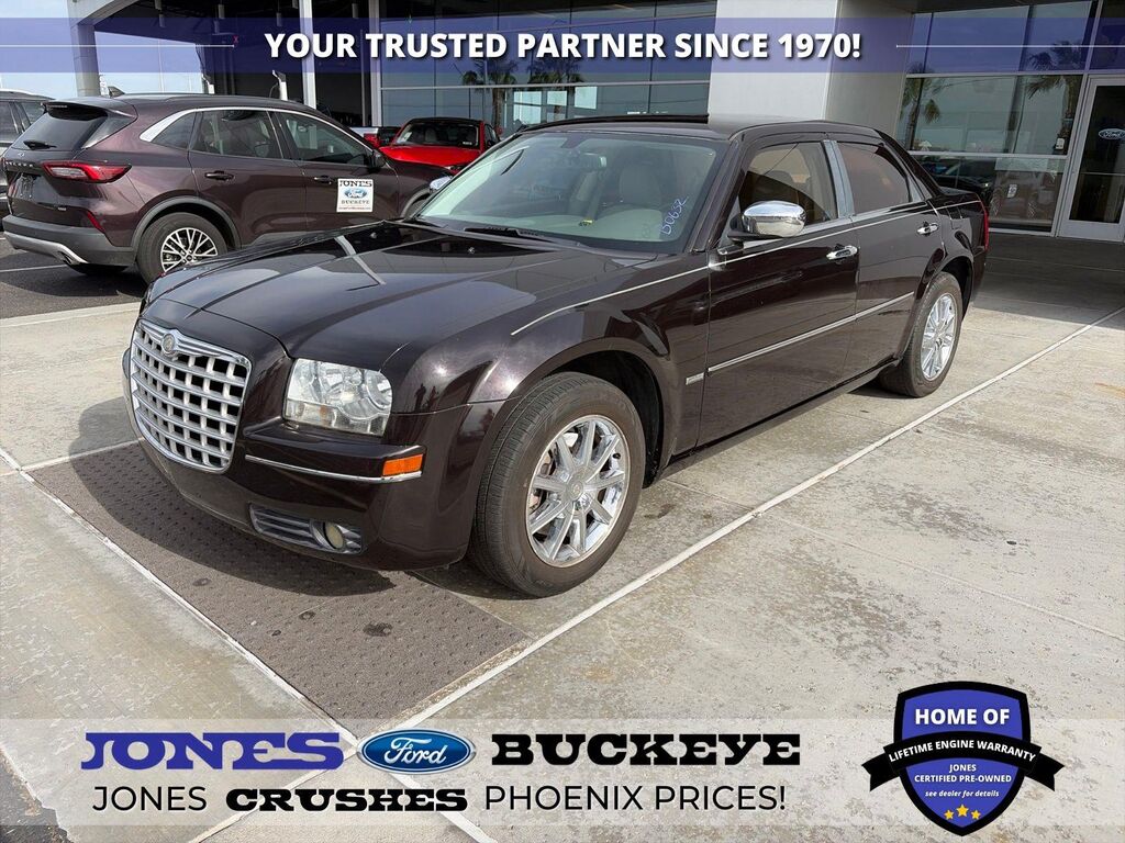 2010 Chrysler 300 Touring — photo 1 of 2