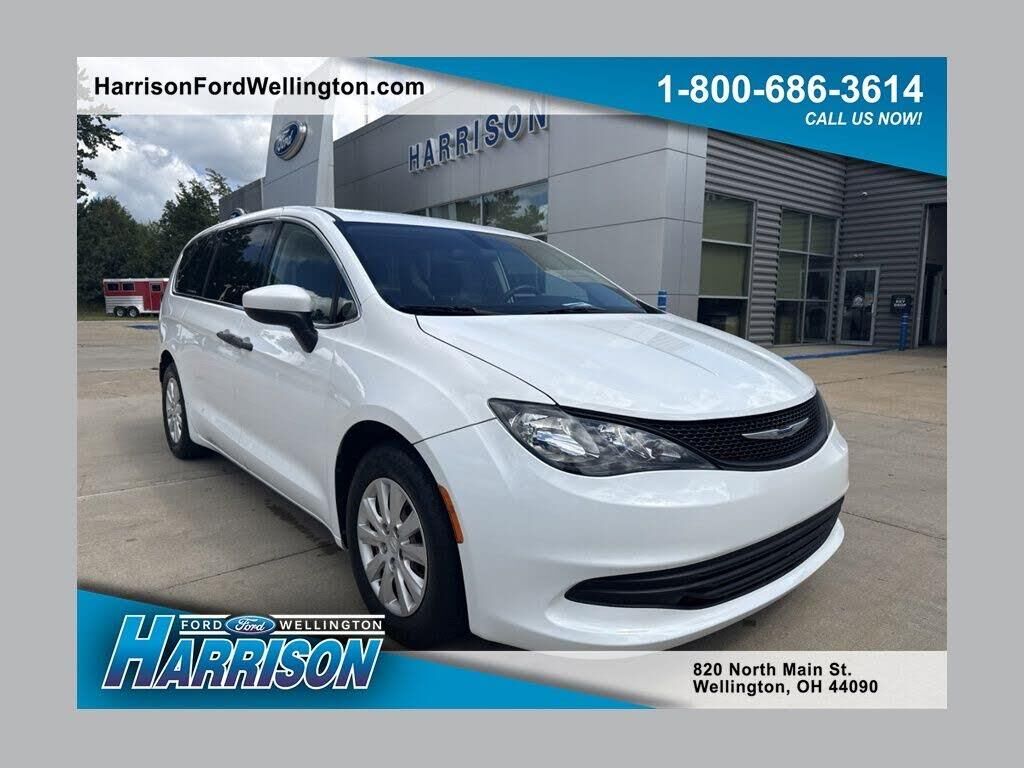 2018 Chrysler Pacifica L — photo 1 of 1