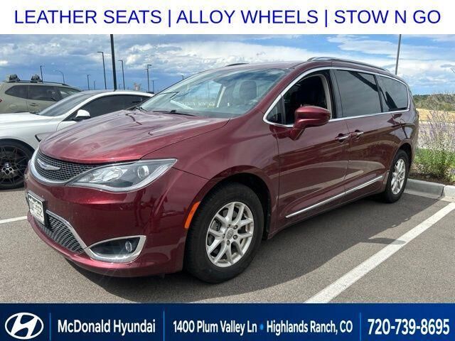 2020 Chrysler Pacifica Touring L — photo 1 of 6