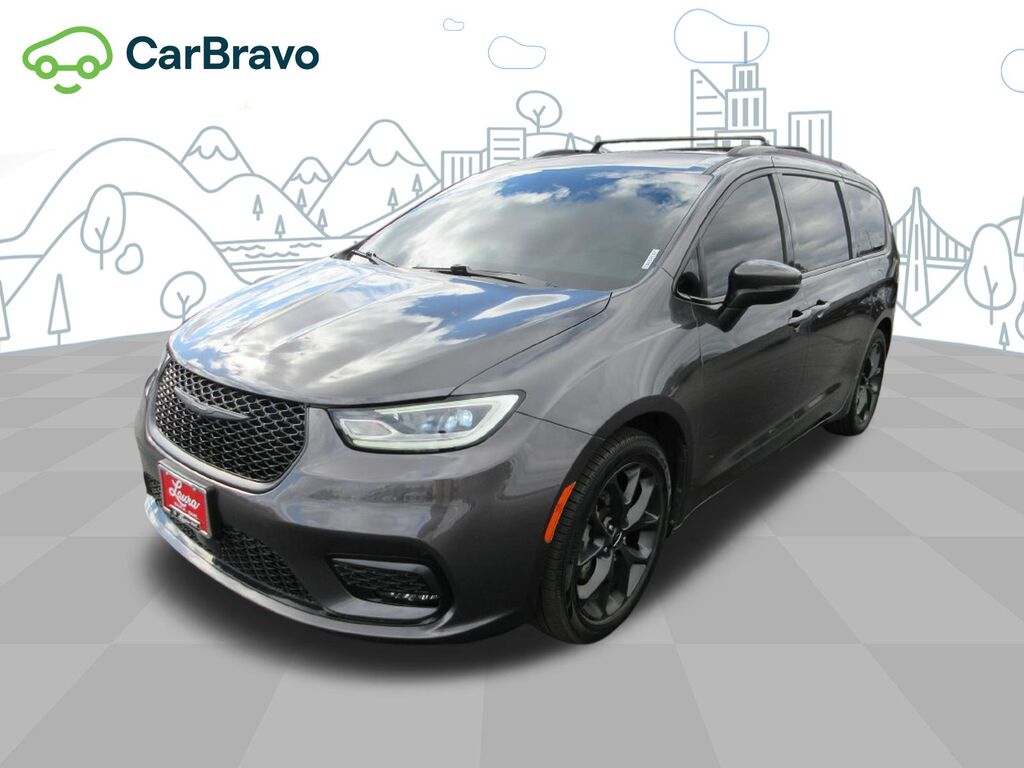 2023 Chrysler Pacifica Touring L — photo 1 of 7