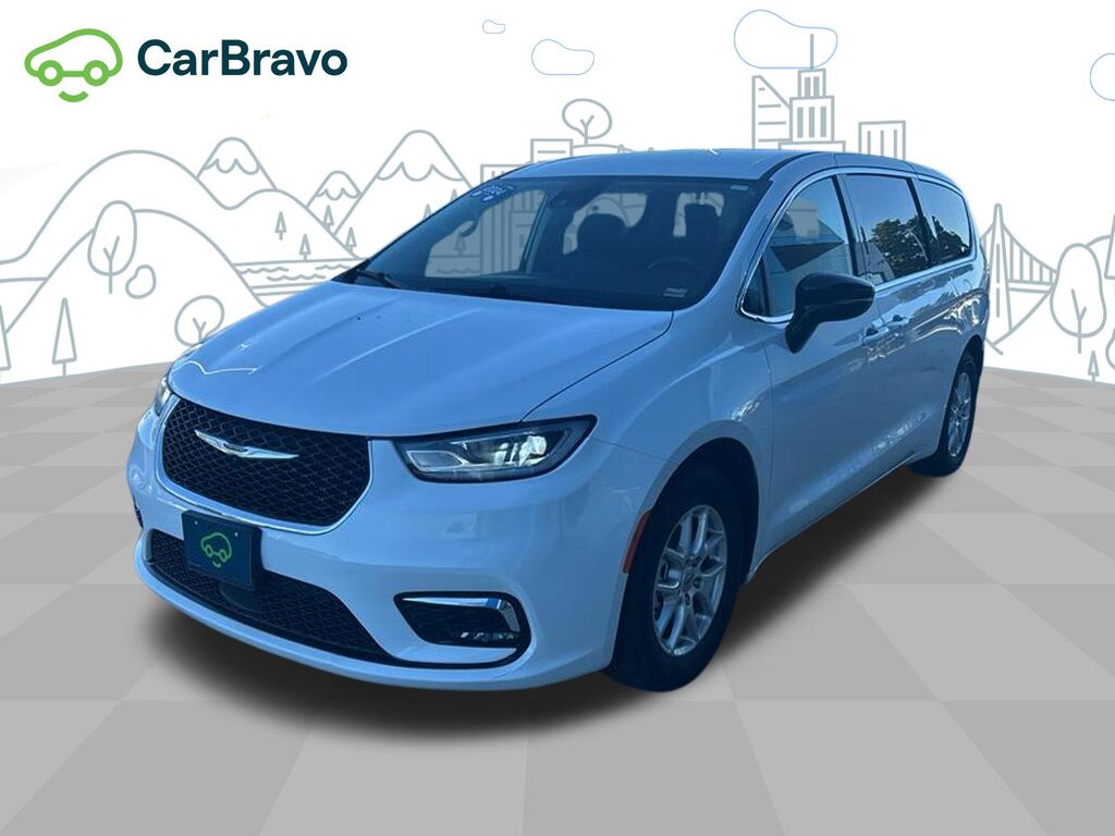 2024 Chrysler Pacifica Touring L — photo 1 of 6