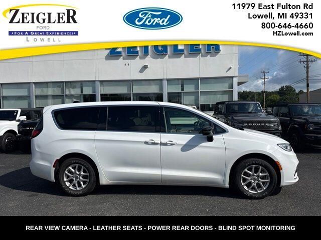 2024 Chrysler Pacifica Touring L