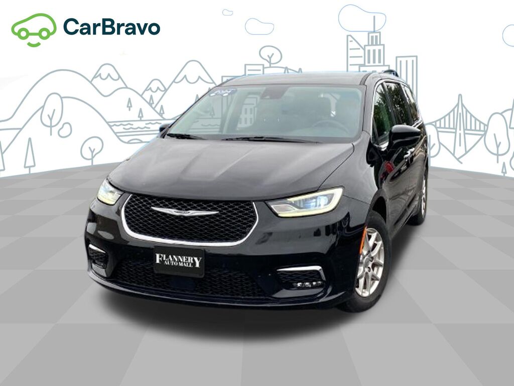 2024 Chrysler Pacifica Touring L — photo 1 of 7