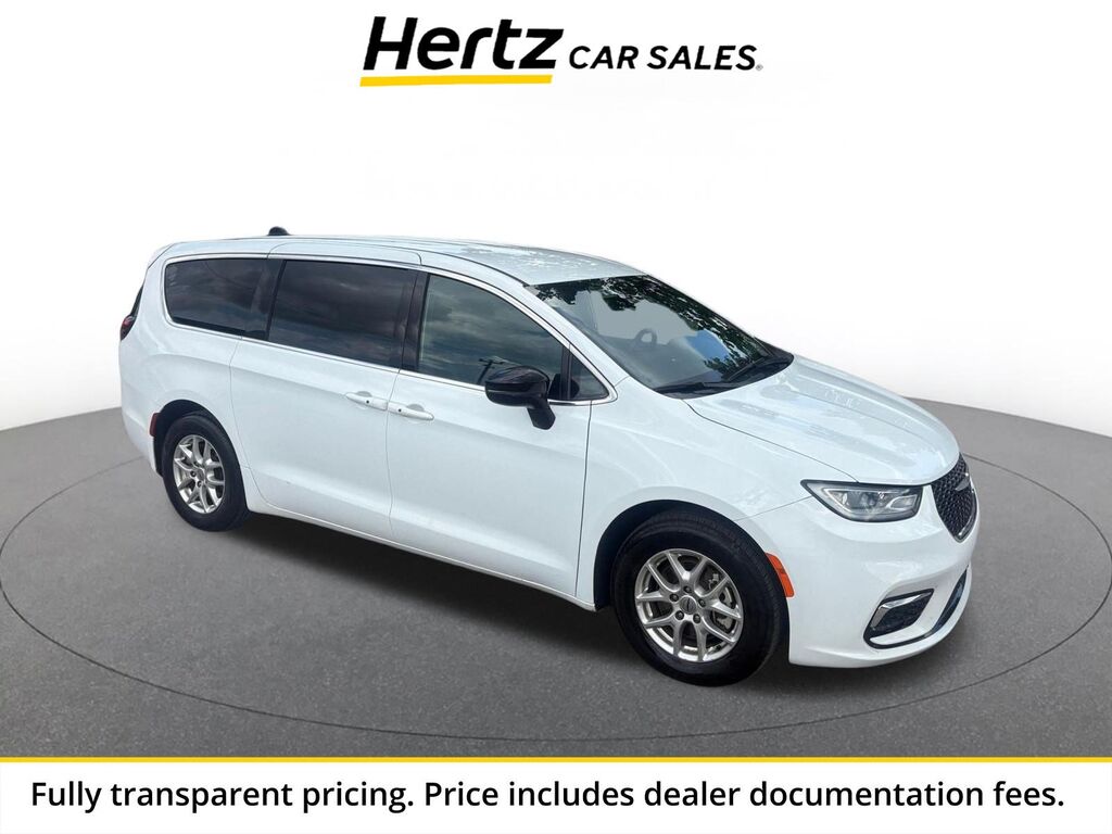 2025 Chrysler Pacifica Select — photo 1 of 1