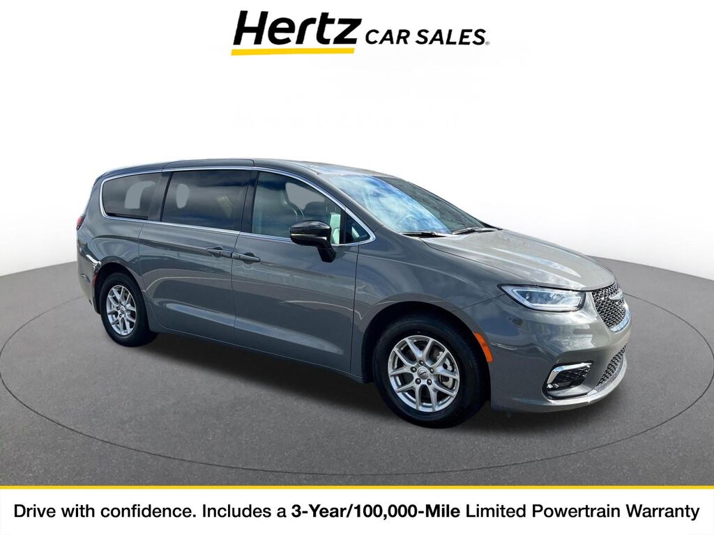 2025 Chrysler Pacifica Select — photo 1 of 1