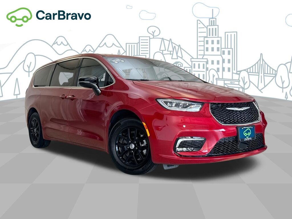 2025 Chrysler Pacifica Select — photo 1 of 6