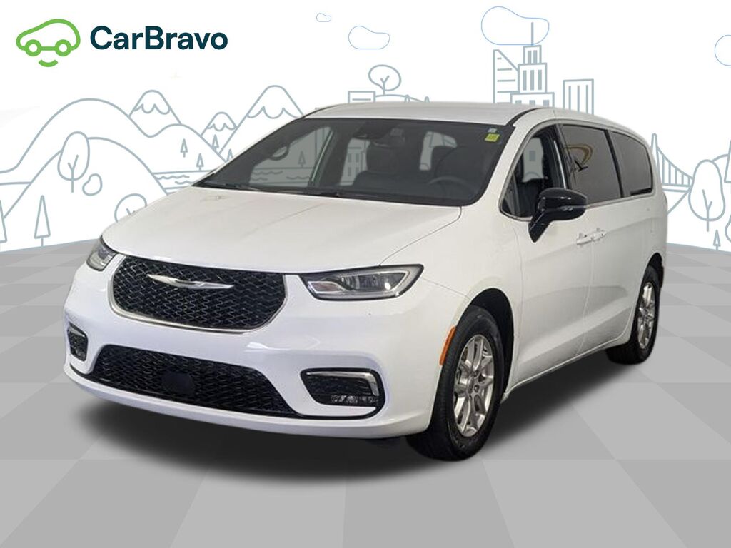 2025 Chrysler Pacifica Select — photo 1 of 6