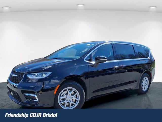 2026 Chrysler Pacifica Select — photo 1 of 1