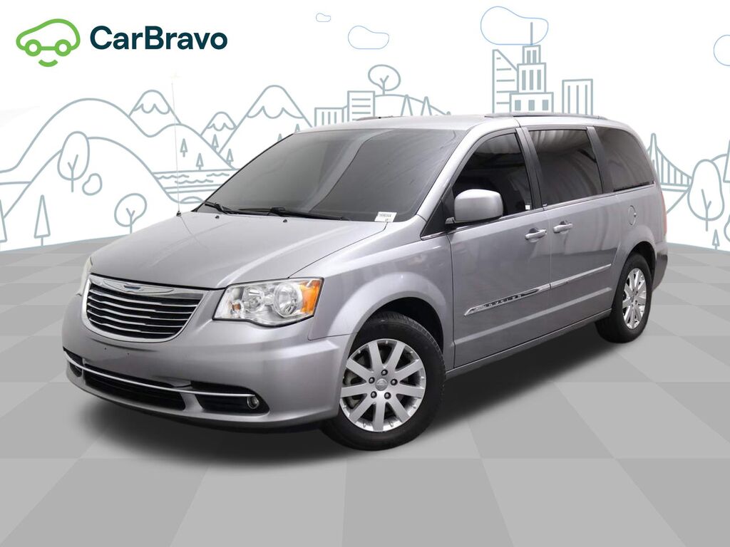 2013 Chrysler Town & Country Touring — photo 1 of 6