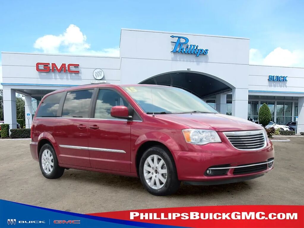 2015 Chrysler Town and Country Touring — photo 1 of 16
