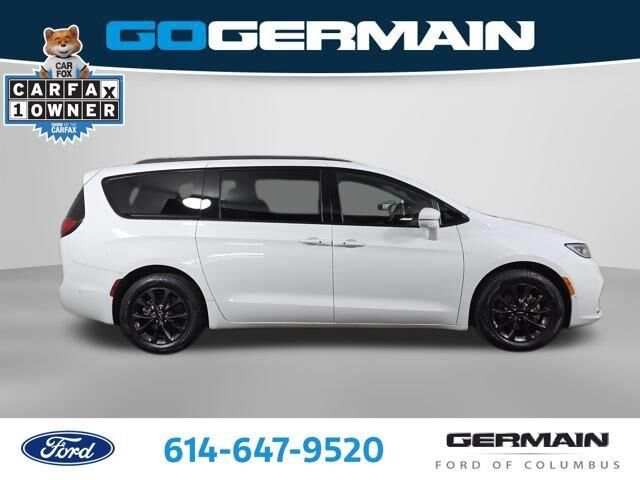 2021 Chrysler Pacifica Touring L — photo 1 of 5