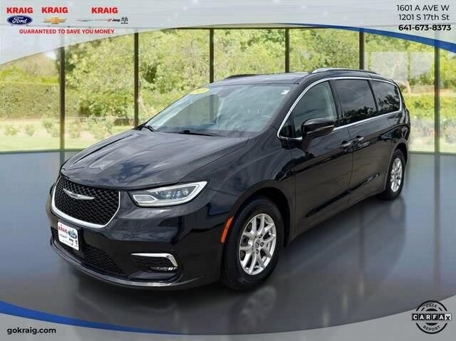 2021 Chrysler Pacifica Touring L — photo 1 of 13