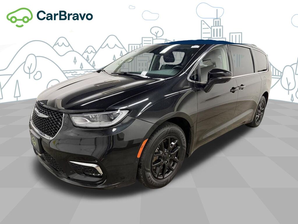 2022 Chrysler Pacifica Touring L — photo 1 of 5