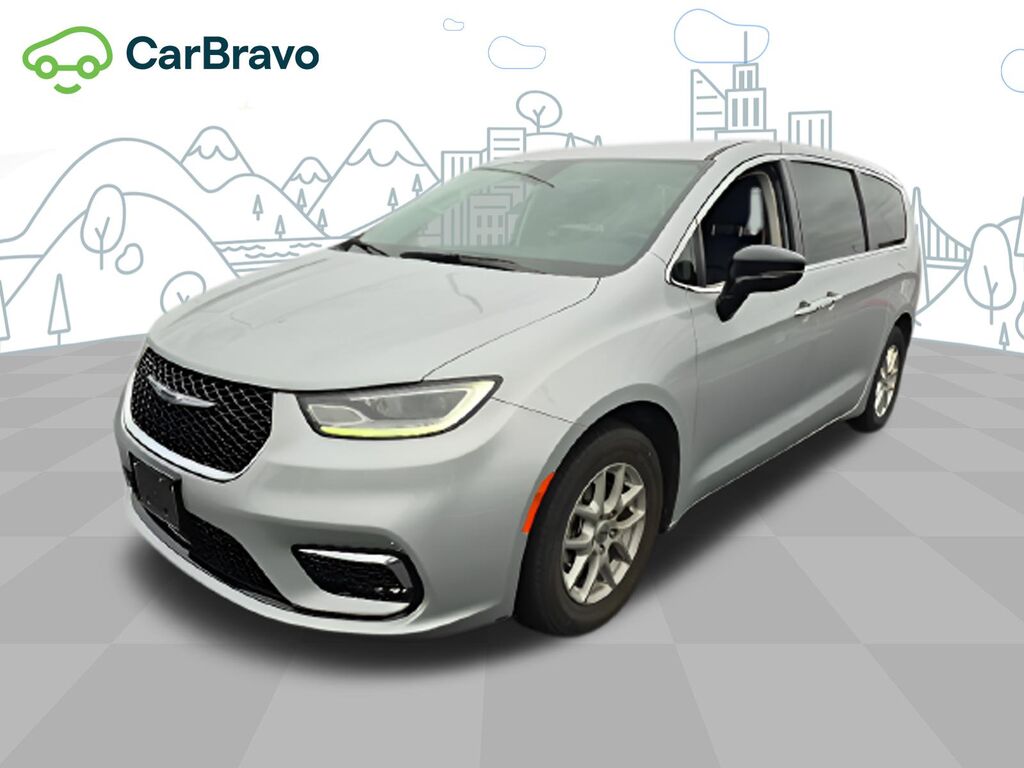2024 Chrysler Pacifica Touring L — photo 1 of 7
