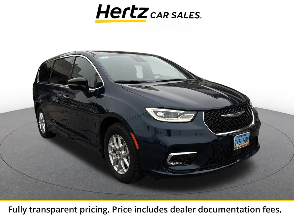 2025 Chrysler Pacifica Select — photo 1 of 1