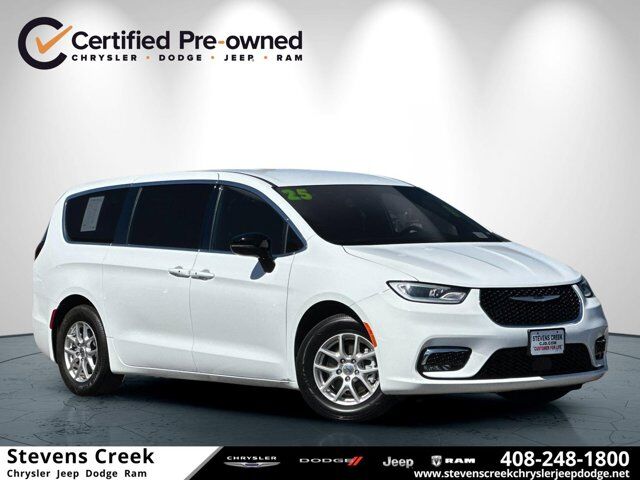 2025 Chrysler Pacifica Select