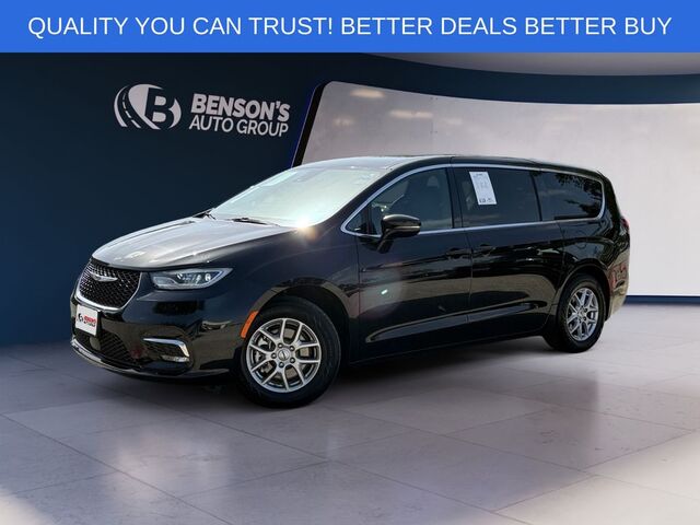 2025 Chrysler Pacifica Select