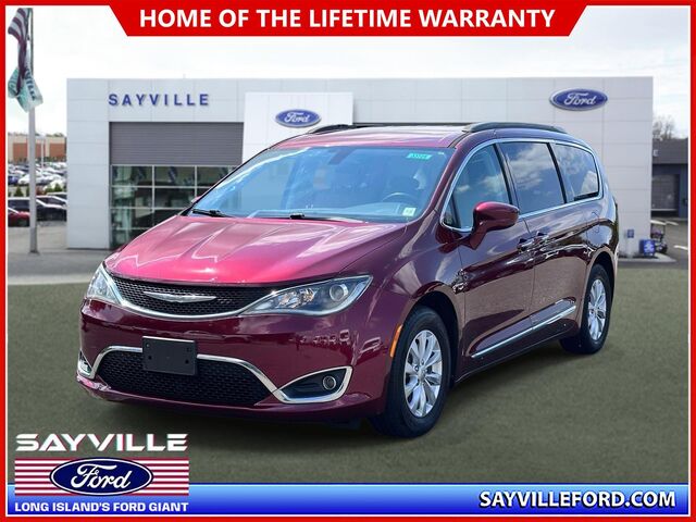 2017 Chrysler Pacifica Touring-L