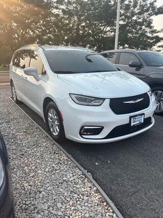 2022 Chrysler Pacifica Touring L — photo 1 of 1