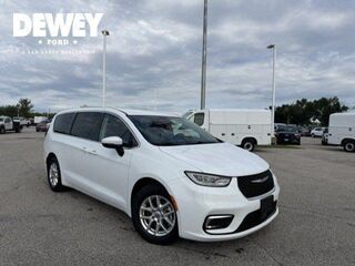 2023 Chrysler Pacifica Touring L — photo 1 of 13