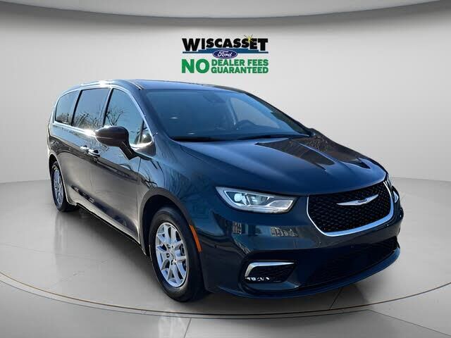2024 Chrysler Pacifica Touring L — photo 1 of 1