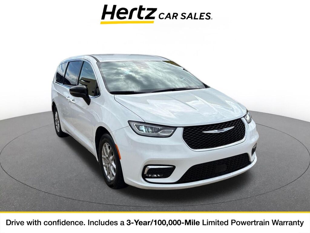2025 Chrysler Pacifica Select — photo 1 of 1