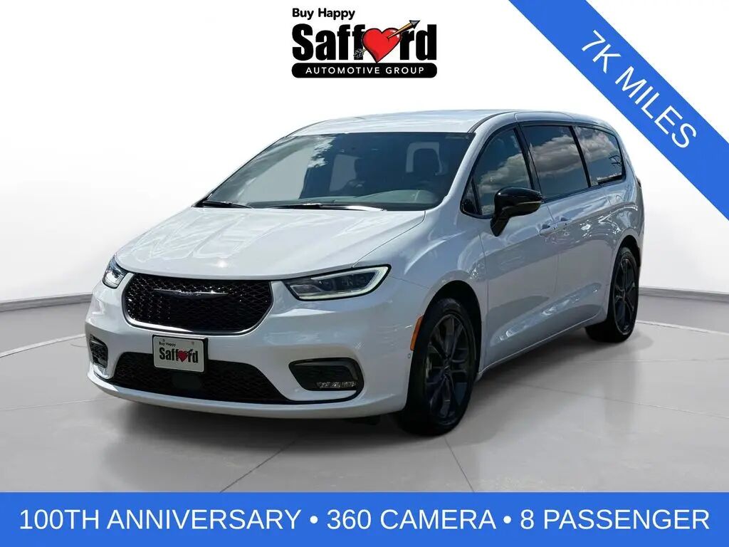 2026 Chrysler Pacifica Select — photo 1 of 3