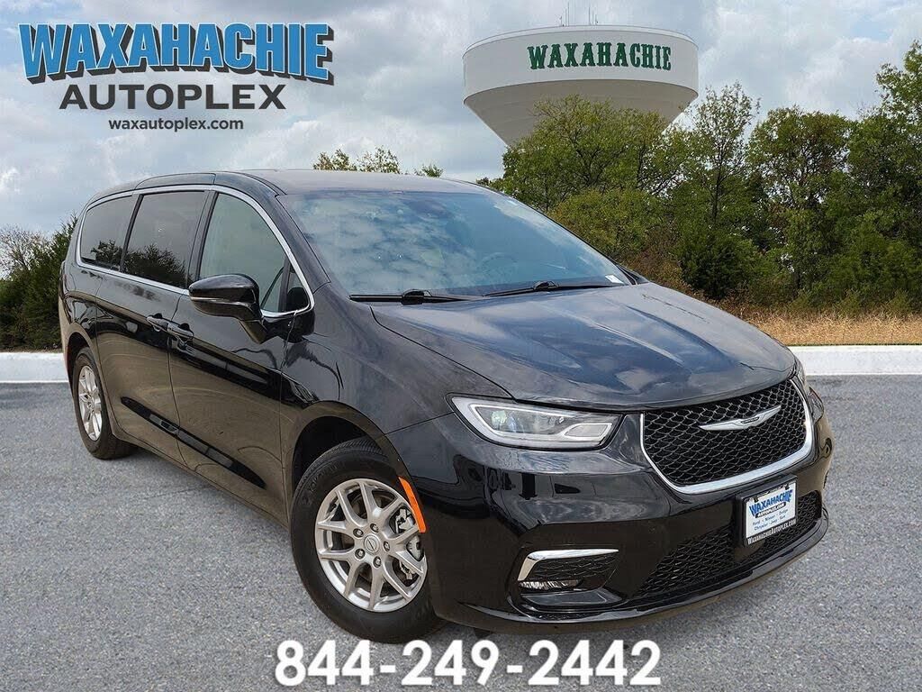 2026 Chrysler Pacifica Select — photo 1 of 1