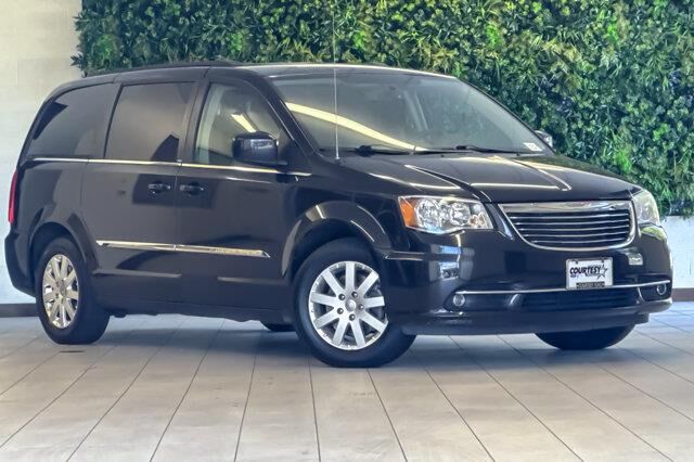 2013 Chrysler Town and Country Touring