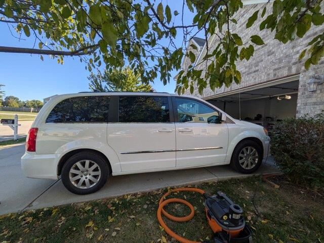 2016 Chrysler Town and Country Touring