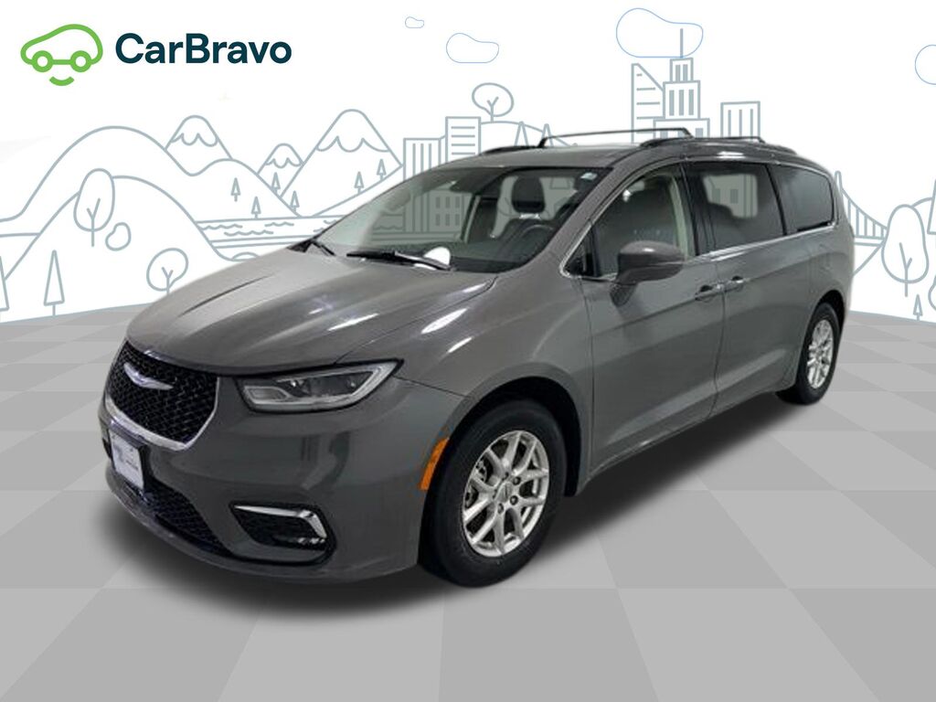 2022 Chrysler Pacifica Touring L — photo 1 of 6