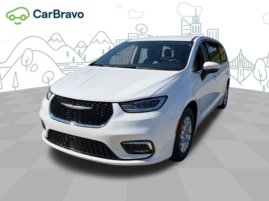 2023 Chrysler Pacifica Touring L — photo 1 of 7