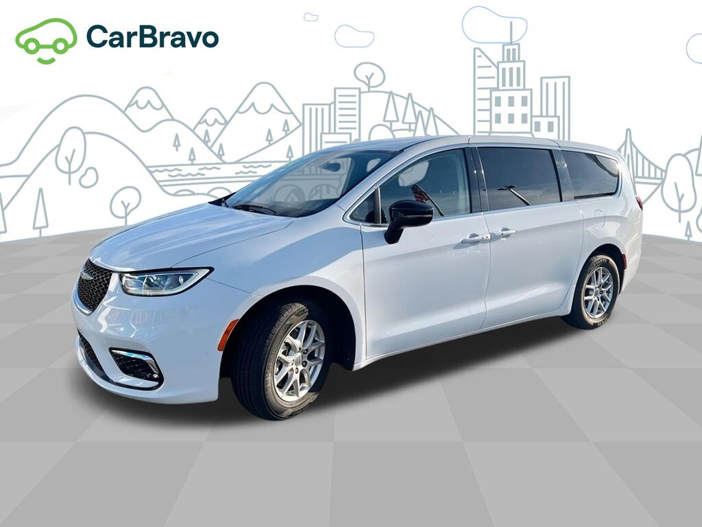 2024 Chrysler Pacifica Touring L — photo 1 of 6