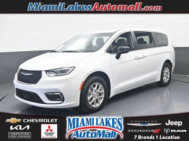 2025 Chrysler Pacifica Select