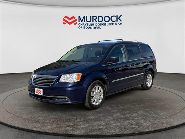2015 Chrysler Town and Country Touring — photo 1 of 13