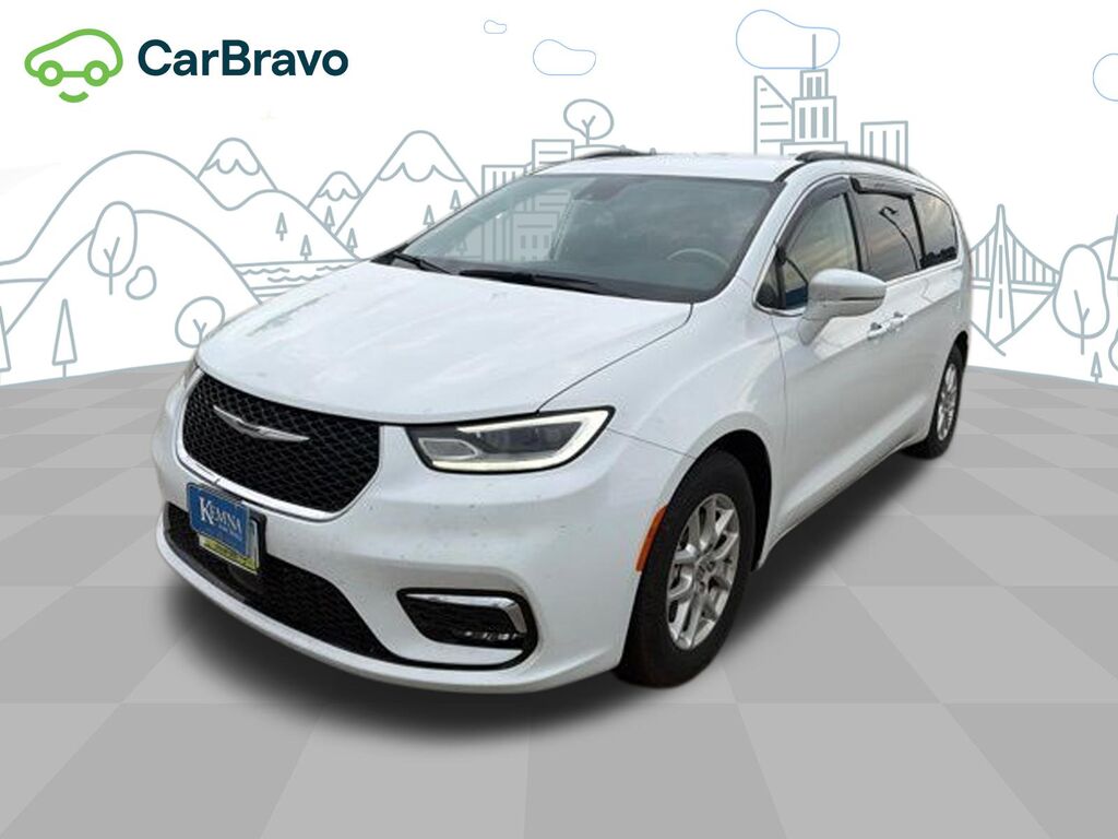 2022 Chrysler Pacifica Touring L — photo 1 of 7