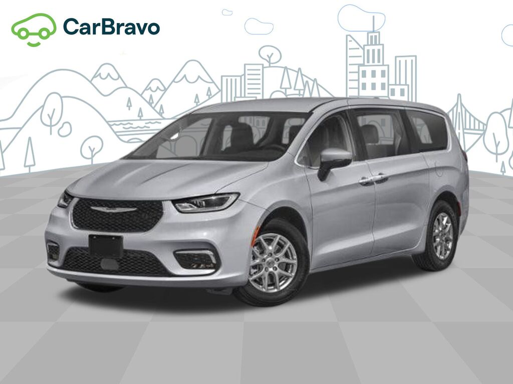 2024 Chrysler Pacifica Touring L — photo 1 of 6