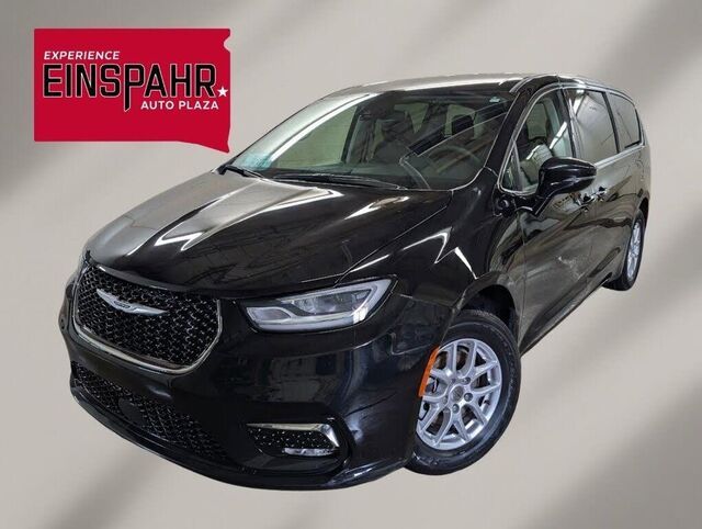 2024 Chrysler Pacifica Touring L — photo 1 of 1