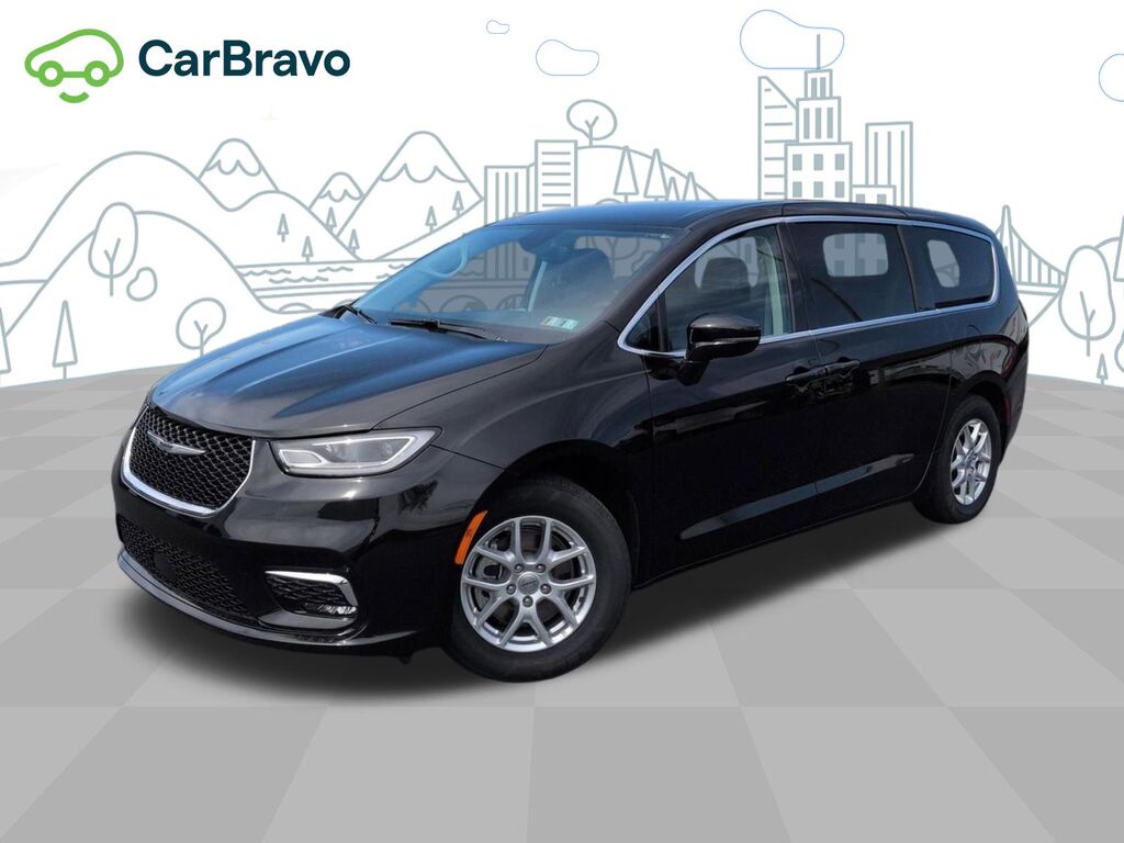 2024 Chrysler Pacifica Touring L — photo 1 of 6