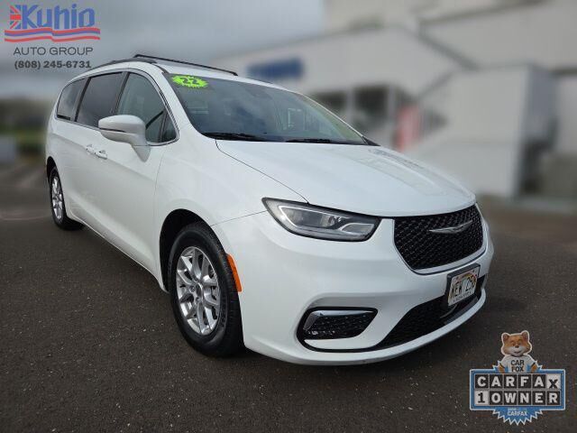 2022 Chrysler Pacifica Touring L — photo 1 of 9