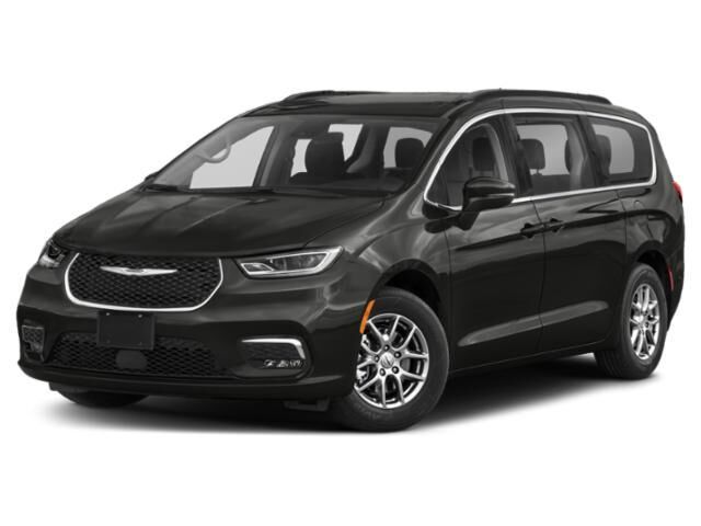 2022 Chrysler Pacifica Touring L — photo 1 of 3