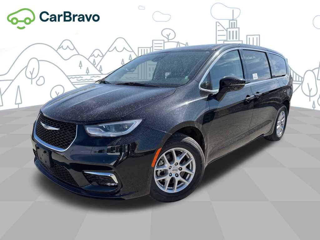 2023 Chrysler Pacifica Touring L — photo 1 of 6