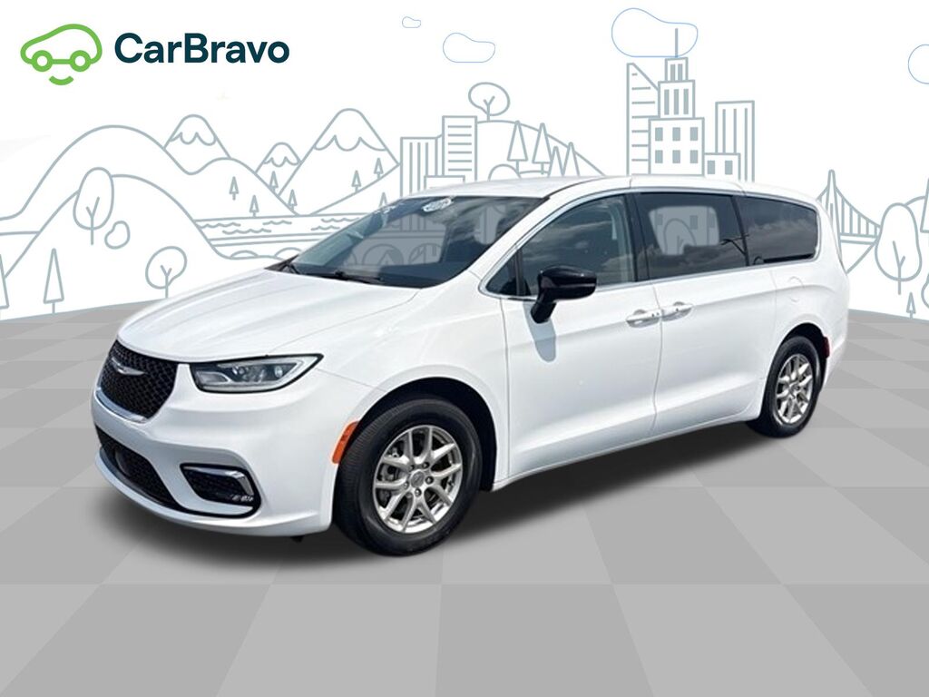 2024 Chrysler Pacifica Touring L — photo 1 of 6