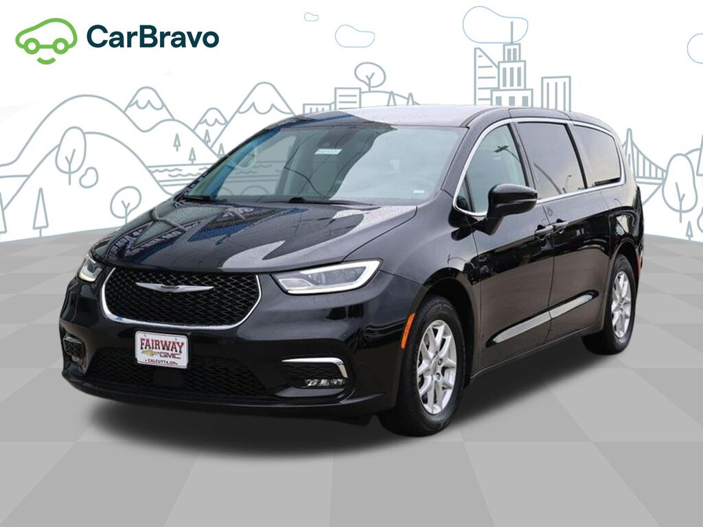 2024 Chrysler Pacifica Touring L — photo 1 of 6