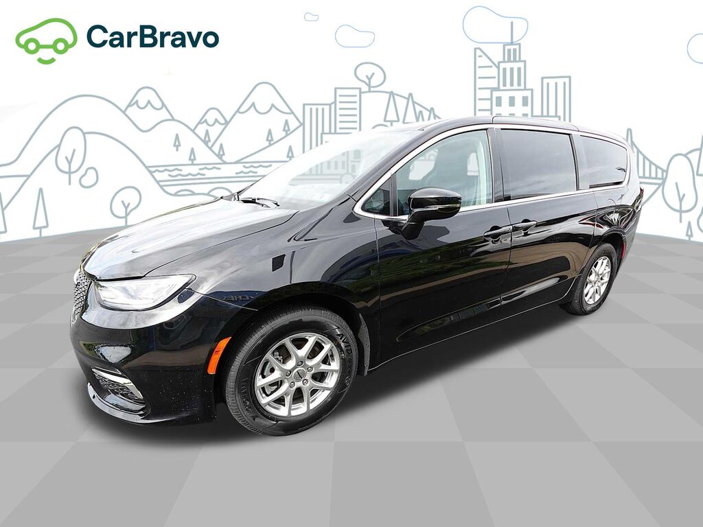 2024 Chrysler Pacifica Touring L — photo 1 of 7