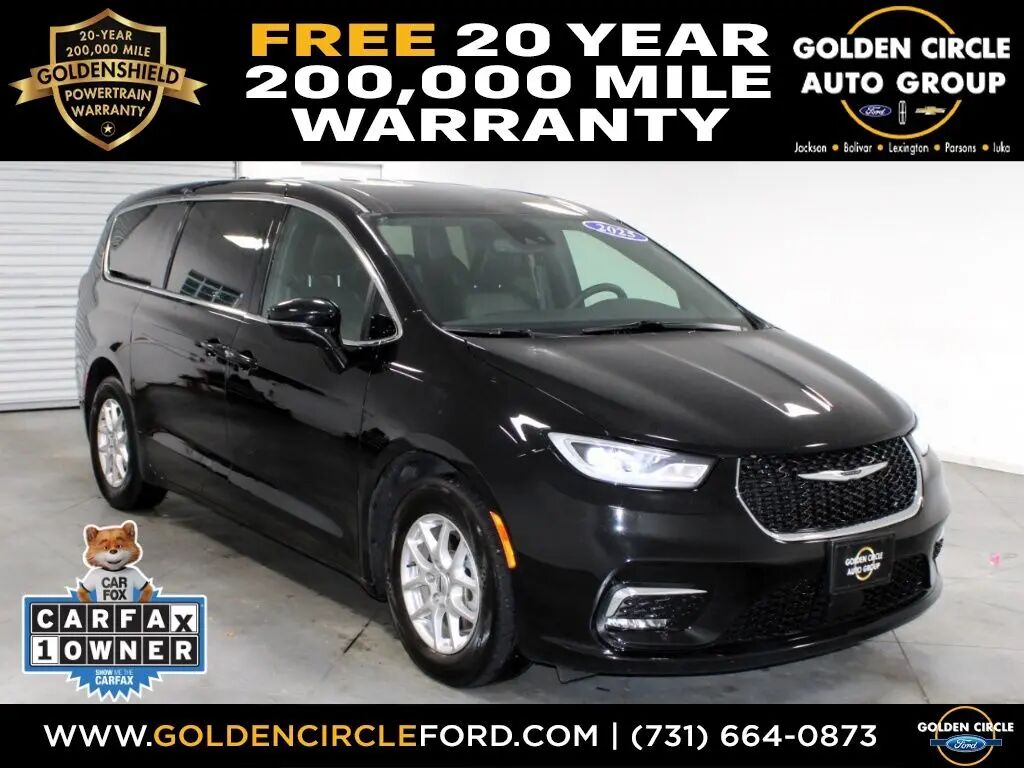 2025 Chrysler Pacifica Select — photo 1 of 42